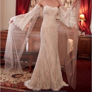 Willowby wedding dress - size 6 brand new